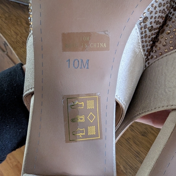 J. Renee Aleksa Women's gold/nude/beige pumps size 10  retail $125 - Picture 14 of 15
